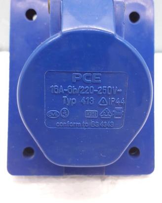 Presa cee da quadro obbliqua 6.413.6