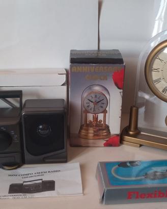 Lotto Radiolina + 2 orologi da tavolo + torcia