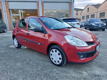Renault Clio Storia 1.2 16V 5 porte Dynamique