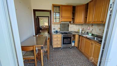 CUCINA IN LEGNO MASSELLO