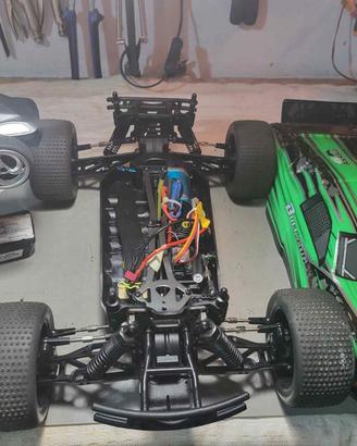 Automodello 1/10 brushless 4x4