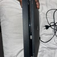 PlayStation 4 + 4 Giochi + Joystick e cavo HDMI