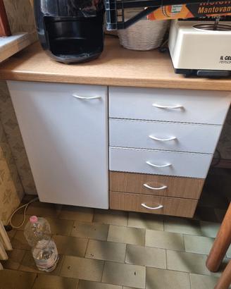 Mobile per cucina, un anta e cassettiera