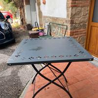 Tavolo in ferro da giardino