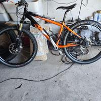 Bicicletta MTB uomo marca KTM race line