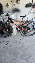 Bicicletta MTB uomo marca KTM race line