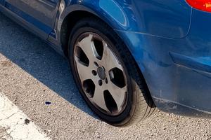 treno gomme audi A3 con cerchi in lega e kit 