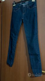 3 Pantaloni jeans