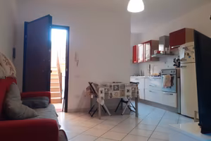 Trivano arredato con posto auto