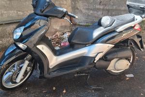 scuter jamaha 250 x siti