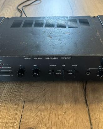 Amplificatore jvc con accesori