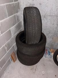 Gomme invernali 215/45 R18 93V KUMHO