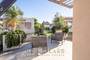 Villa di 220 m² con 5 locali e box auto doppio a S