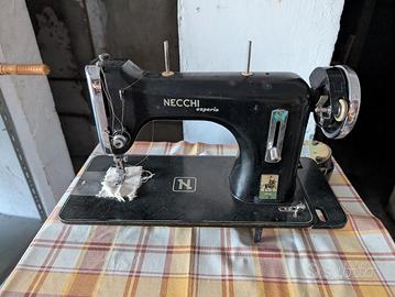 macchina da cucire Necchi