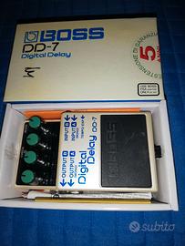 Pedalini Boss + Amplificatori Roland Fender