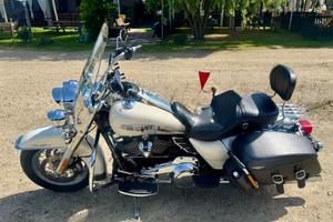 Harley davidson Road King  Classic 2018