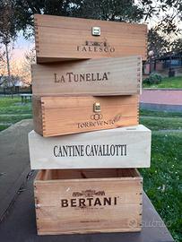 Casse in legno di vino