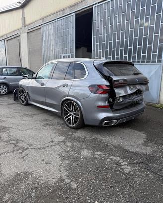 BMW X5 XDrive E 3.0 Benz, Hybrid anno 2024 (solo r