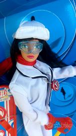 Jenny Mc Dean Gig, simil Barbie