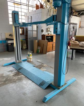 Ponte sollevatore auto