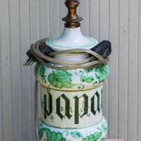 Lampada di ceramica ricavata da vaso di farmacia