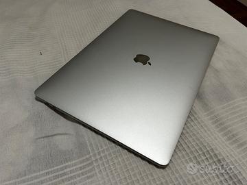 MacBook Pro 2018 - batteria da sostituire