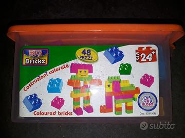 Scatola costruzioni colorate per bambini