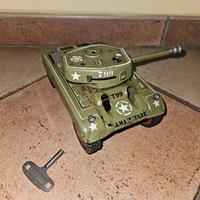 Carro armato giocattolo in ferro anni 60