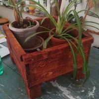 Fioriera in legno con rotelline 