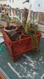 Fioriera in legno con rotelline 