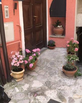 Casa indipendente di 150 m² con più di 5 locali a 