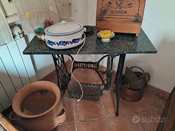 Tavolino in ghisa base da cucire “Singer”