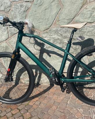 E-bike MV Agusta AMO RR9 green  con forcella Fox