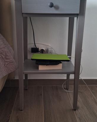 comodino hemnes