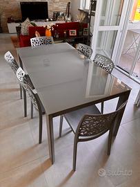 Tavolo di design allungabile