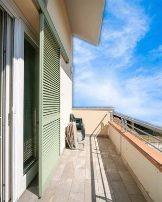 Appartamento di 96 m² con 3 locali e posto auto a 