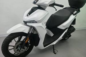 VOGE SR 16  125    8.500KM
