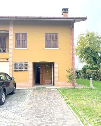 Villa a Basaluzzo