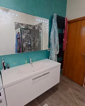 Mobile bagno con specchiera