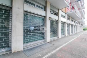NEGOZIO A MELEGNANO