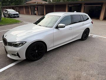 BMW 320d Touring Luxury da 190 CV