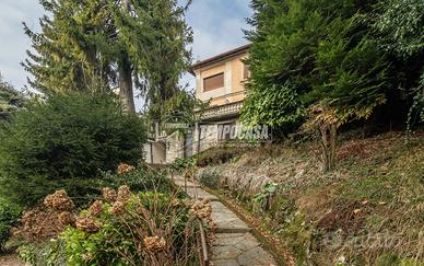 Villa Bifamiliare a Brunate 6 locali