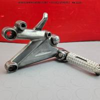 PEDANA SINISTRA TRIUMPH STREET TRIPLE 675 2007 200