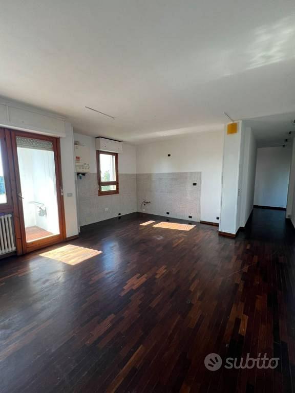 Appartamento – Parma, Cortile San Martino, San Martino - Vista 2