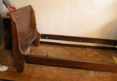 Coppia di letti singoli a barca