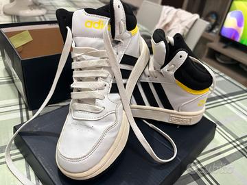 Scarpe adidas