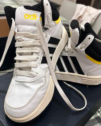 Scarpe adidas