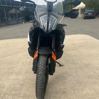 KTM 790 Adventure .