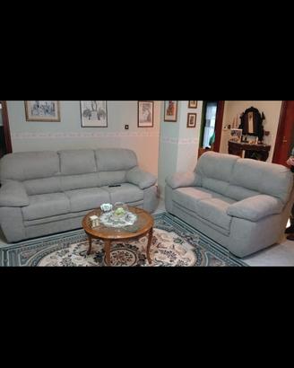 2 divani(3 posti più 2 posti)