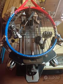 macchina elettronica per incordare racchette tenni